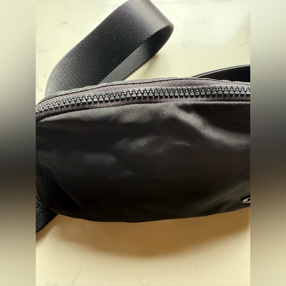 Lululemon Belt Bag 1L With Long Strap - Picture 3 of 7